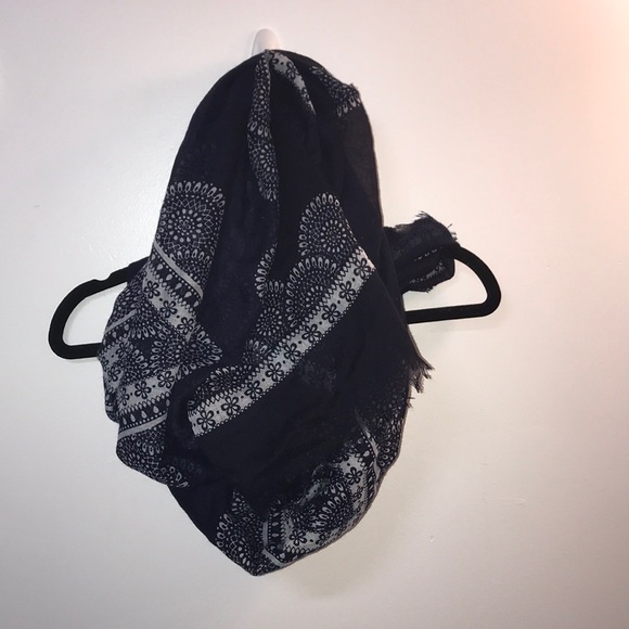 Infinity scarf - Picture 2 of 2